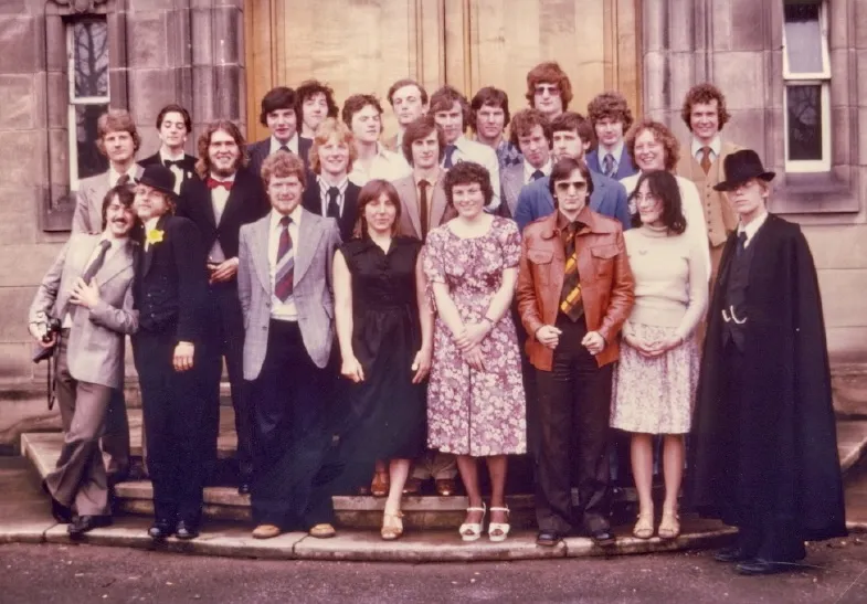 Group of students outside the Grant Institute in 1980