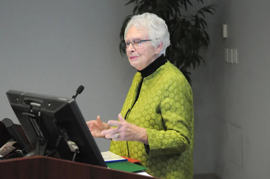 Dr Gillian Gilchrist