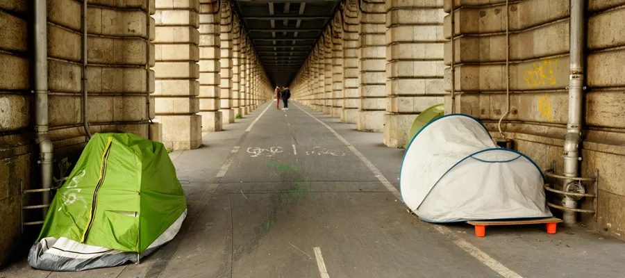 1. A new forum links up carers helping the homeless