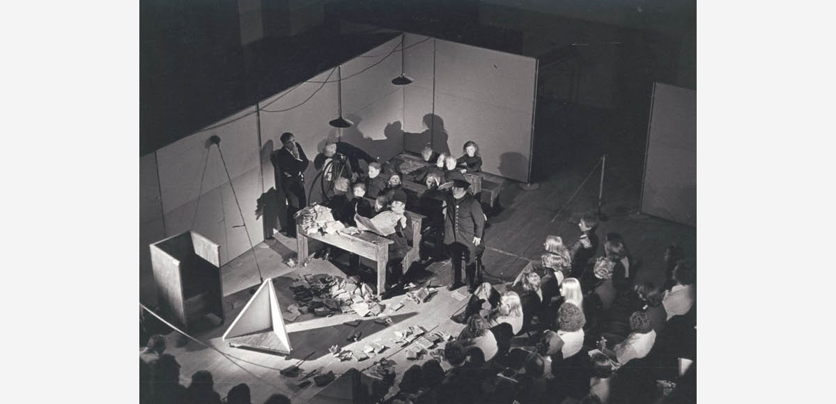 Preparations for Tadeusz Kantor's Cricot 2 theatre production of The Dead Class at Edinburgh College of Art.
