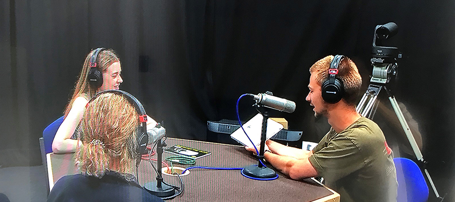 Anne, Hadrien and host Amalie at the podcast recording session