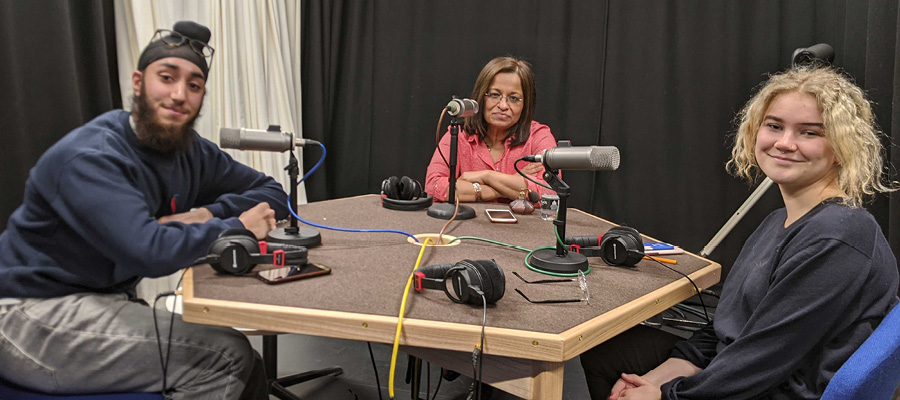 SJ, Mona and Amalie at the recording studio table